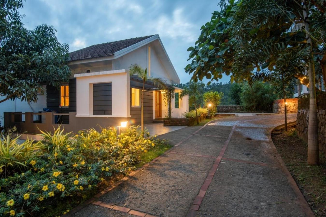 Dazzle Villa Resort Kalpatta Exterior foto